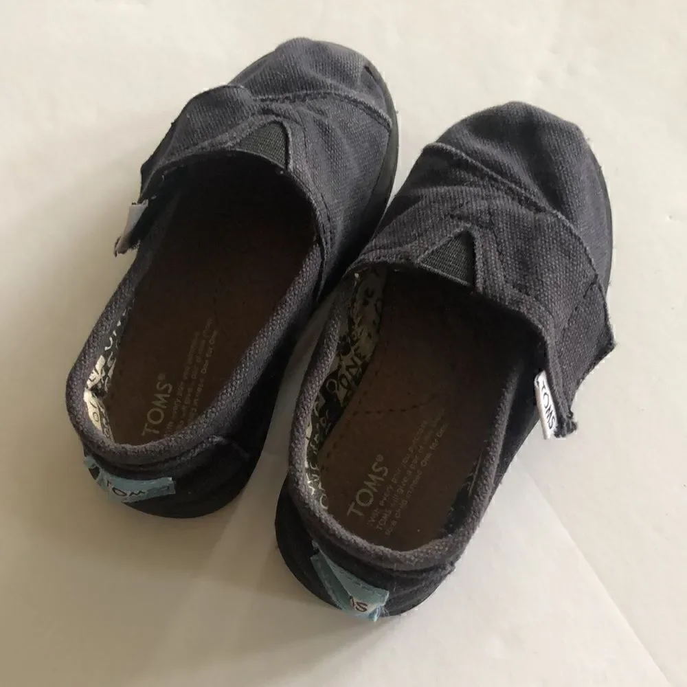 Toms black Velcro closure toddler play sneakers size 6